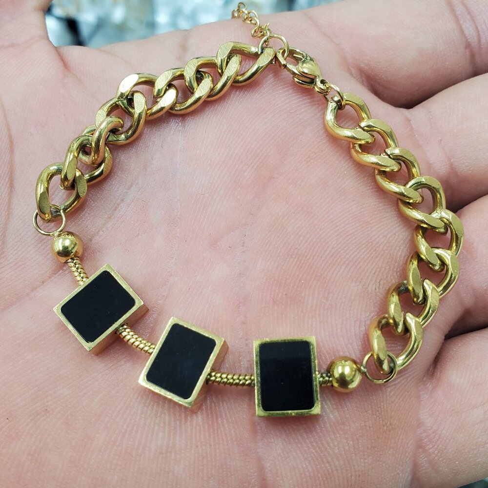 Bracelet